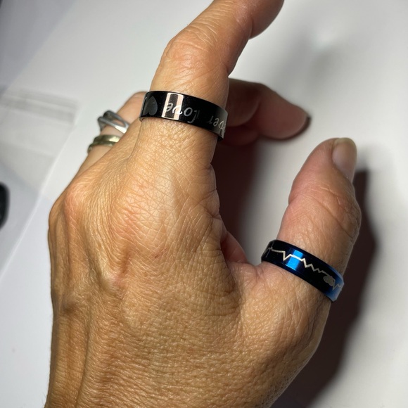 NWT Unisex Rings Men- Women 2PC SET STAINLESS STEEL SIZE 11 - Picture 2 of 16